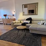 Accueillant Et Pratique, Proche De Chantilly Et Du Parc Asterix Apartment Lamorlaye