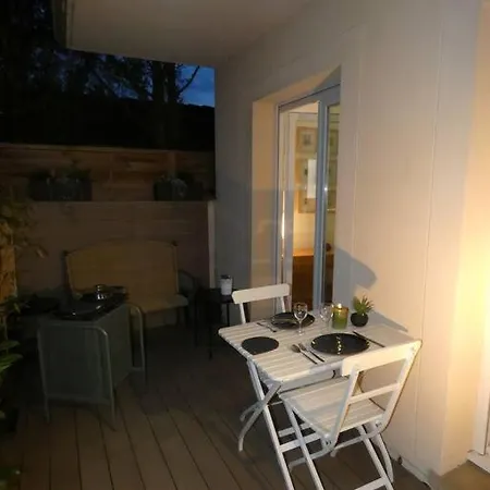 公寓 Accueillant Et Pratique, Proche De Chantilly Et Du Parc Asterix